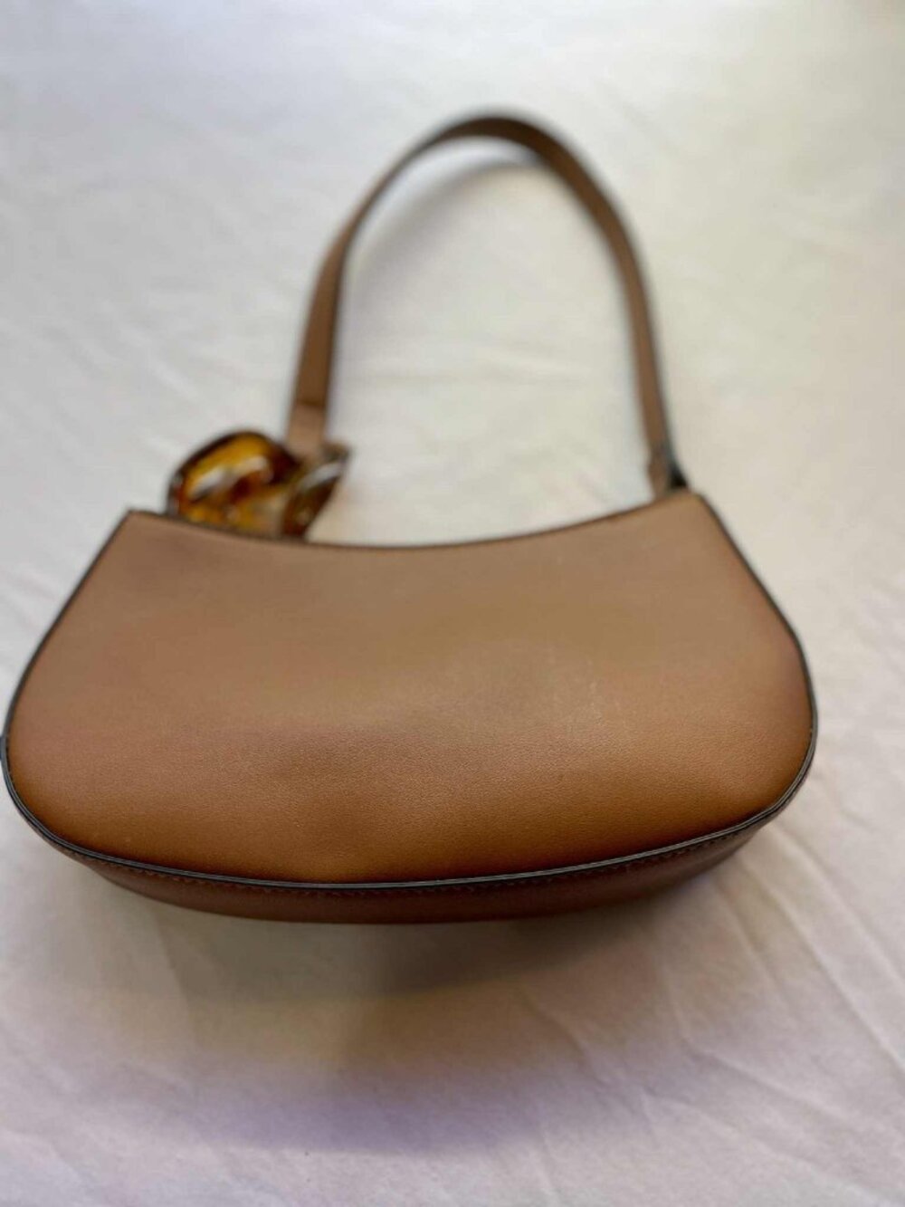 Vintage 90’s Inspired Leather Shoulder Bag with Acrylic Chain Detail. - Picture 12 of 12